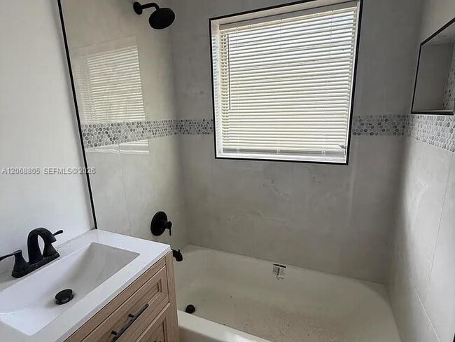 Photo - 1431 NW 10th Pl