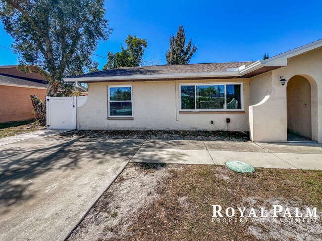 Photo - 2 Bed / 1 Bath | Fort Myers | Spring Into This One and Save $500