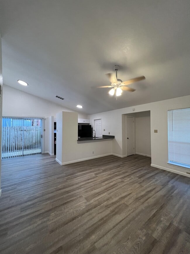 Photo - 8848 Meadow Range St