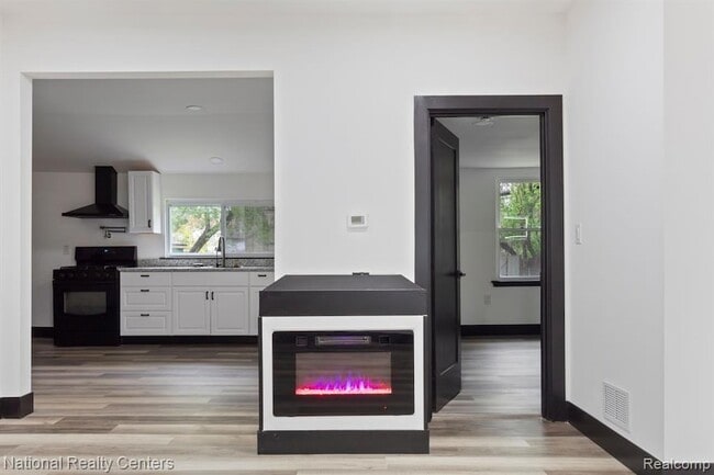 Photo - 19178 Sherwood St