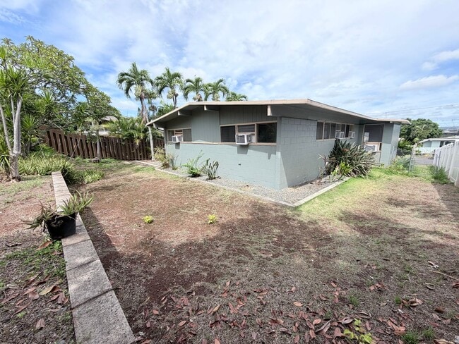 1427 Puanakau St