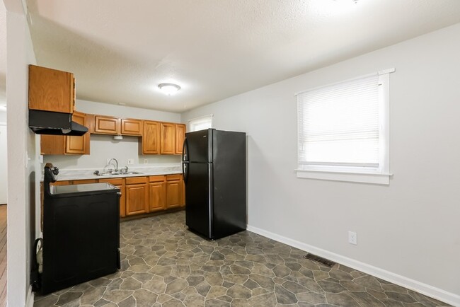 Photo - 7400 E 86th St