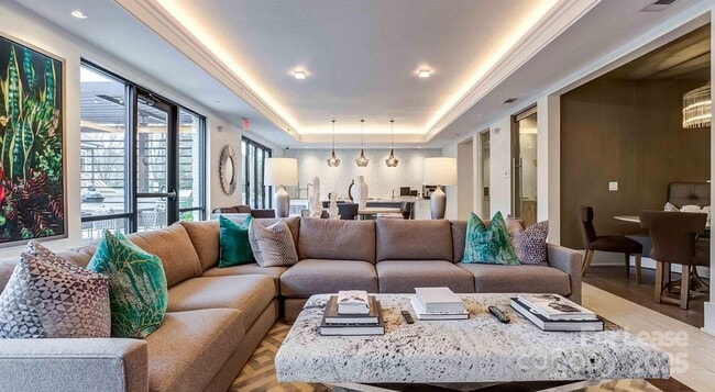 Photo - 2426 Vail Ave Unidad C3