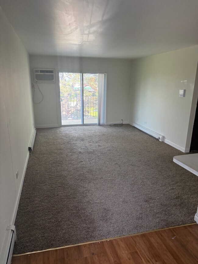 Photo - 301 Hawthorne Cir Unit 6