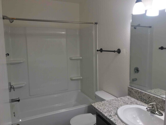 Photo - 515 Grande Ave