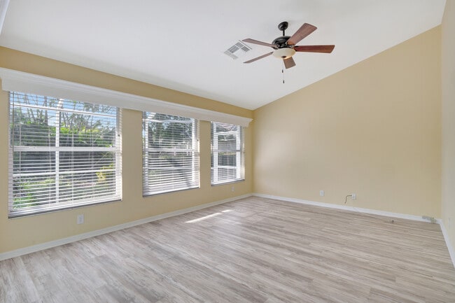 Photo - 22076 Seashore Cir