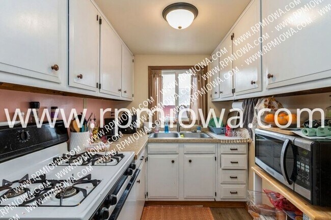Photo - 3309 Tripp St