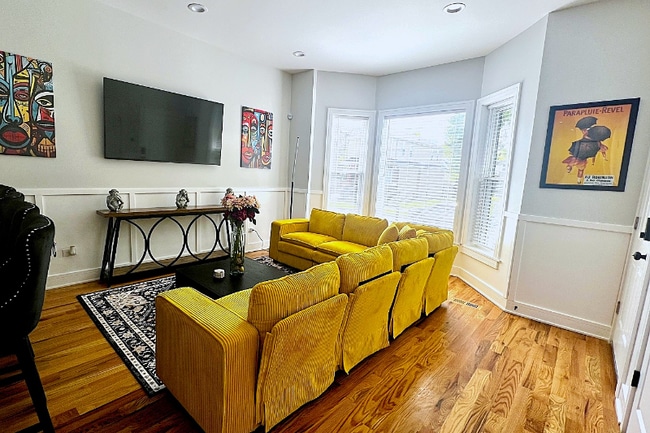 Photo - 6613 S Langley Ave Unidad 1