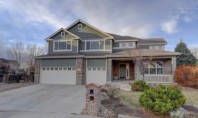 Building Photo - Light-Filled Longmont Gem with Elegant Fin...