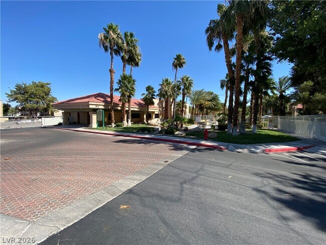 Photo - 5174 S Jones Blvd Unit 207