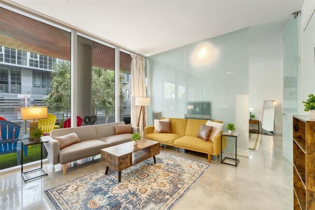 Photo - 250 NW 24th St Unit 2B