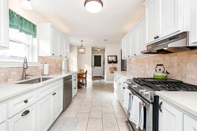 Photo - 3 Bedroom House Available off Jefferson Hwy