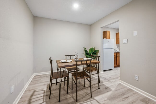 Dining Room - The Summit at Valley Heights