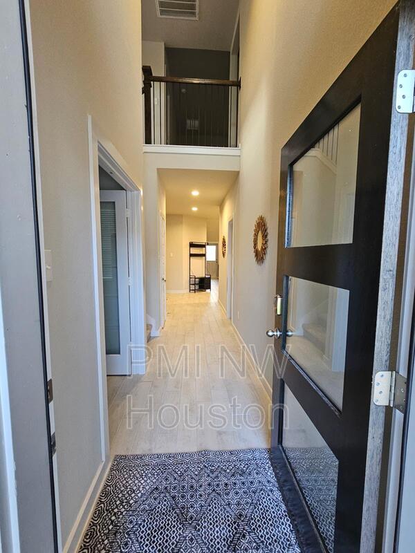 Photo - 5639 Silverleaf Oak Ln