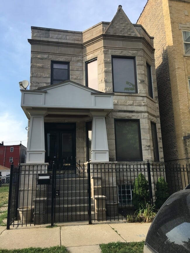 Building Photo - 3252 W Crystal St Unit 2 Rental