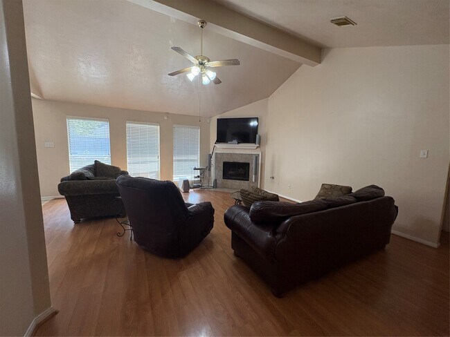 5026 Aquagate Dr