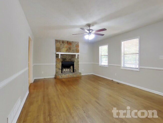 Photo - 4021 Wylie Ln