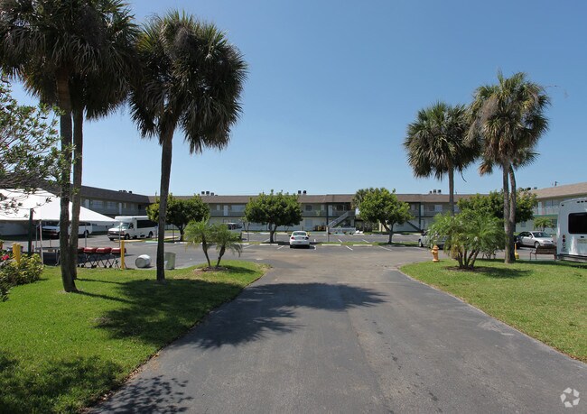 Photo - The Summertime Apartments