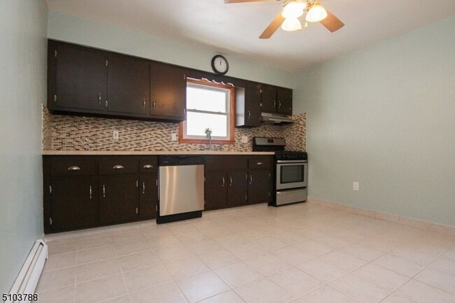 Photo - 17 Wallace St Unit 2