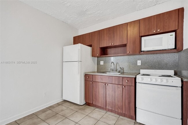 Photo - 2525 Superior St Unit 4