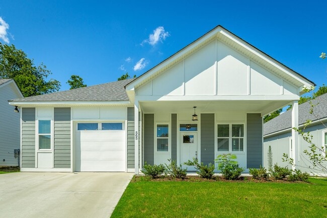 Building Photo - Modern 3 Bedroom Home in Red Bank
