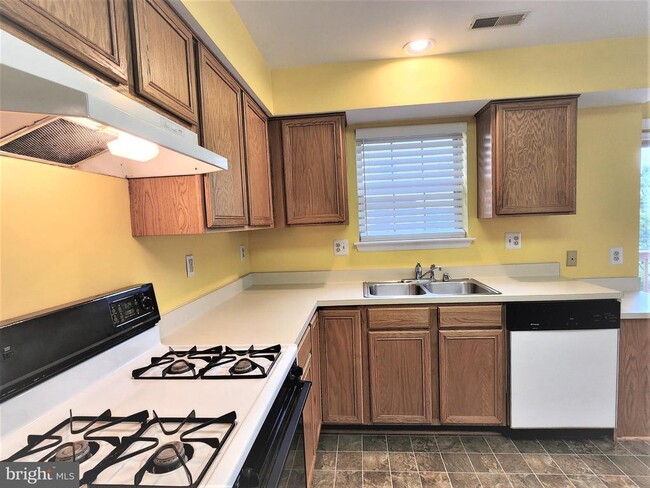 Photo - 6610 Buskin Ln Townhome