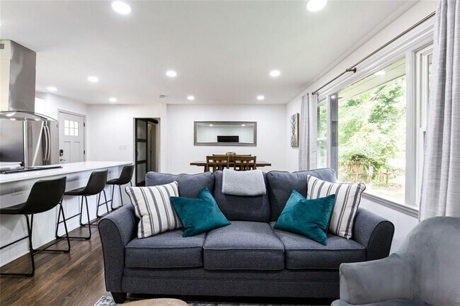 Photo - 1300 Wichita Dr SW