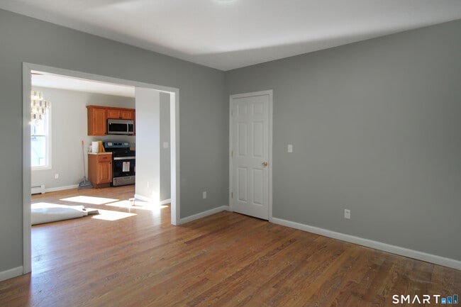 Photo - 29 Sisson Ave