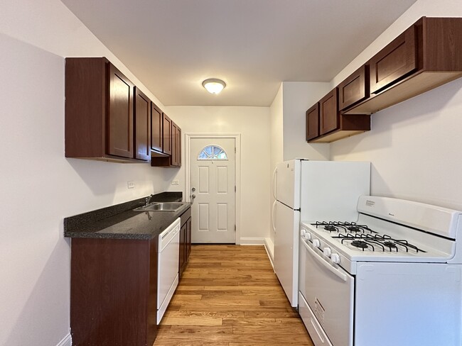 3748 N Fremont St Unit E3