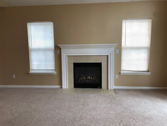 Photo - 724 Olde English Cir