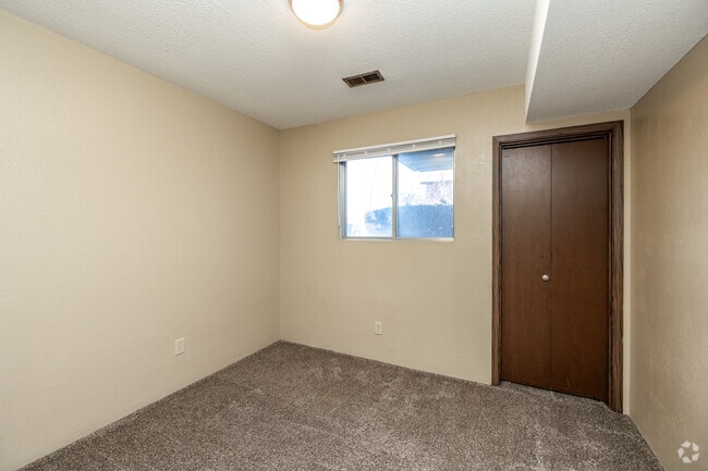 2BR, 1BA - 800SF - Second Bedroom