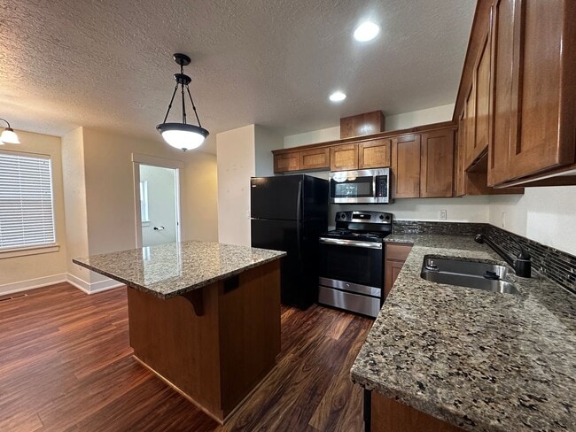 Photo - 193 Unit 168 Gwinn St E