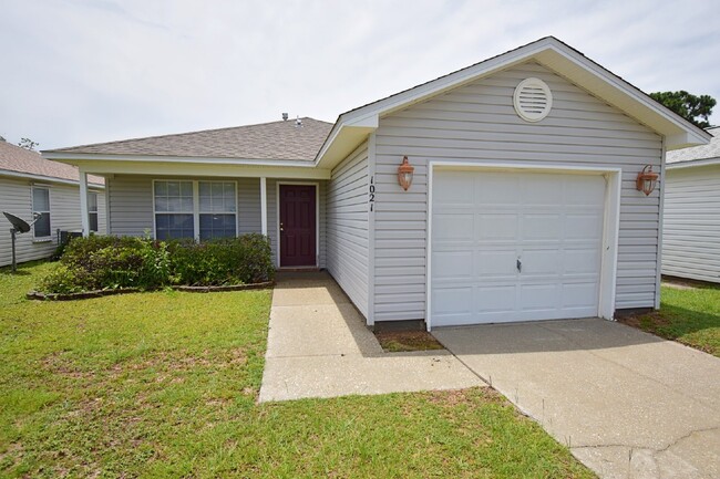 3 Bedroom, 2 Bath Patio Home with Garage &... - 3 Bedroom, 2 Bath Patio Home with Garage &...