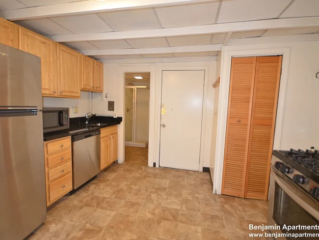 Building Photo - 209 Cambridge St Unit 7 Rental