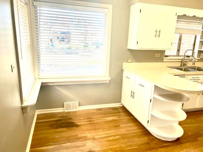 Photo - 6537 N Knox Ave