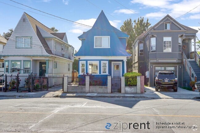 Building Photo - 2 br, 1 bath Triplex - 3827 West St, Oakla... Rental