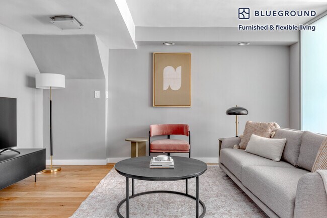 Photo - 279 E 44th St Unit FL19-ID801