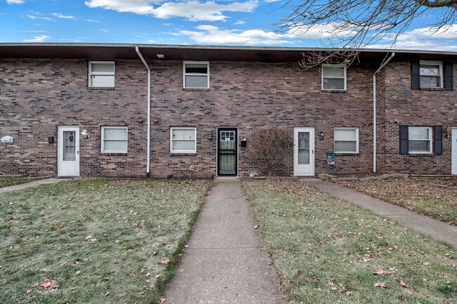 Photo - 1226 Woodbrook Cir W