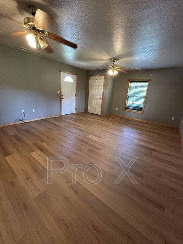 Photo - 1107 E 7th St