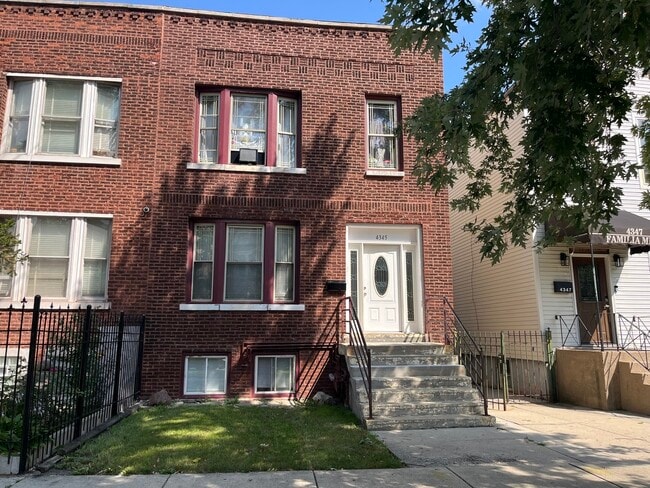 Building Photo - 4345 S Artesian Ave