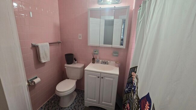 Photo - 211 Saint Paul St
