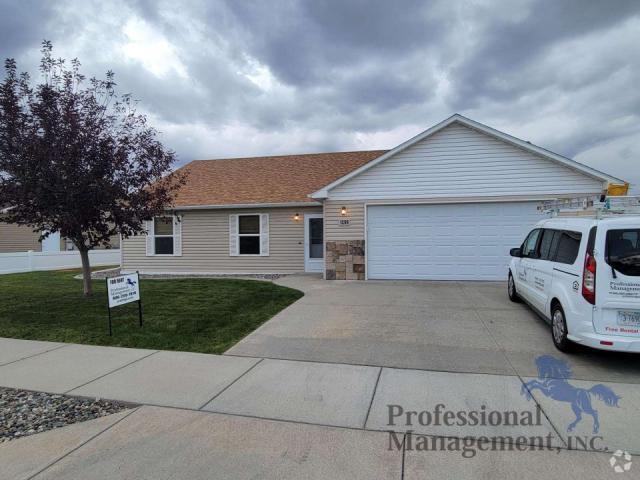 Building Photo - 3 bedroom in Billings MT 59105 Rental