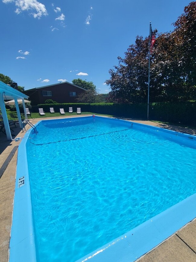 Photo - White Oak Apartments