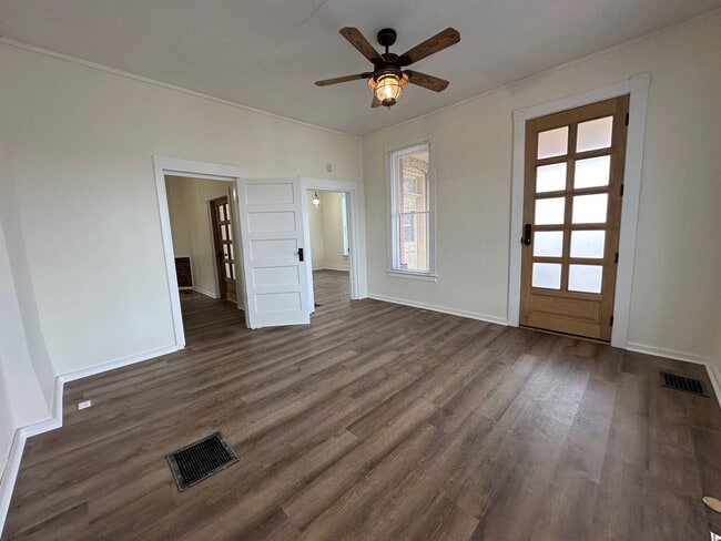 Photo - L1004 Unit 01