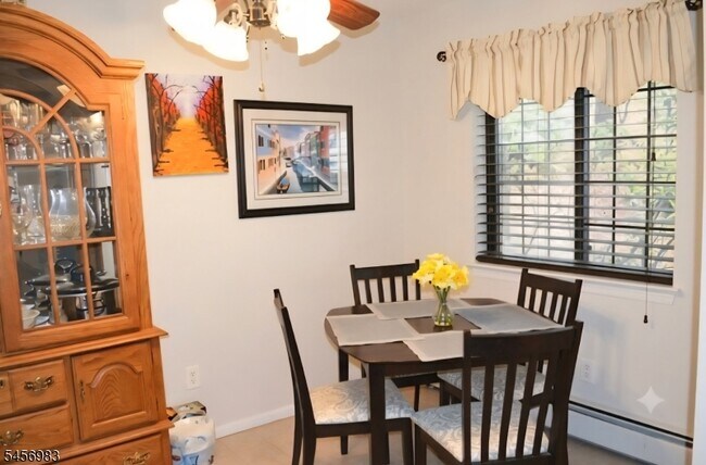 Photo - 14 Foxwood Dr Unit A