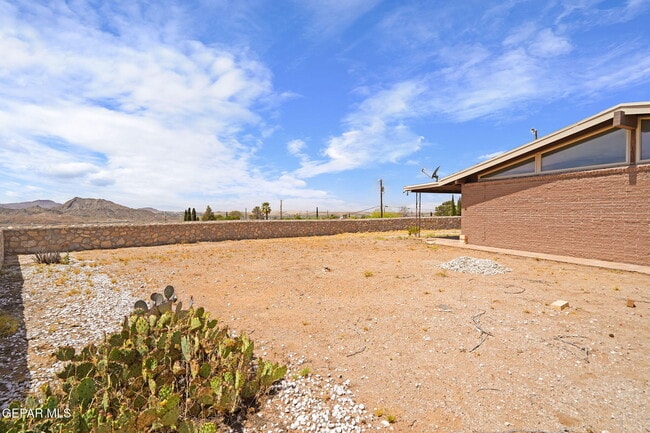 Photo - 5825 Parkmont Pl