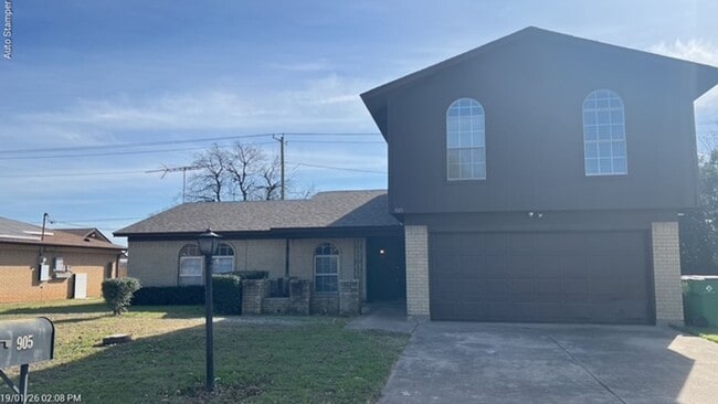 Building Photo - 905 Rose St