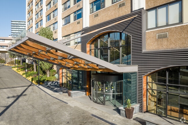 Entrance - Briarcliff