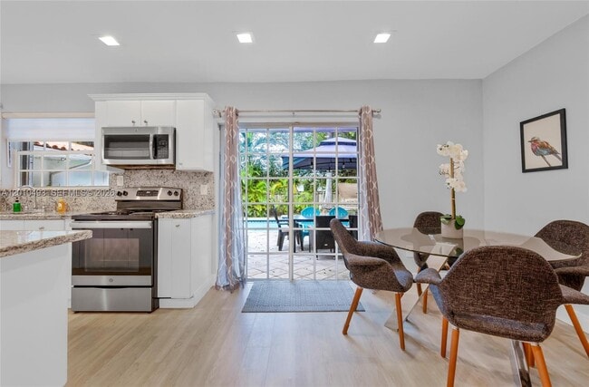 Photo - 7711 Coquina Dr