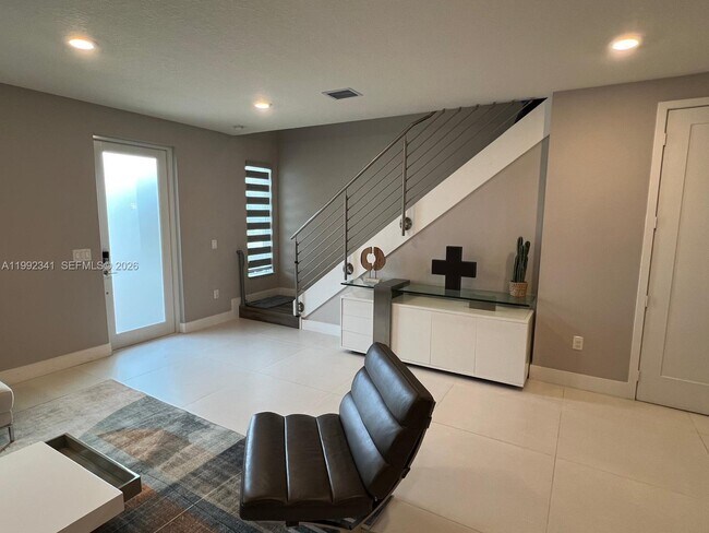 Photo - 10355 NW 66th St